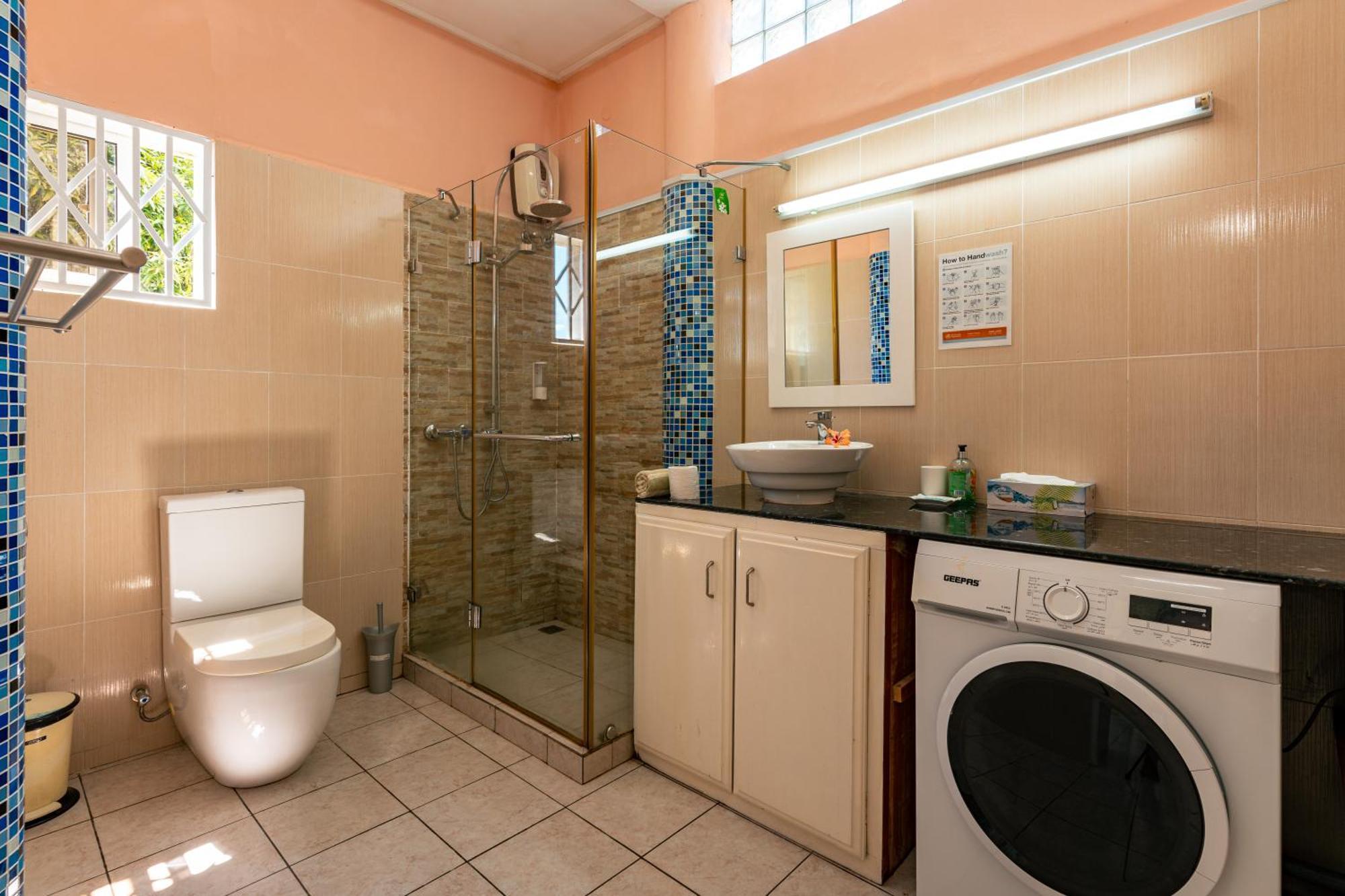 Glacis Heights Villa Екстериор снимка