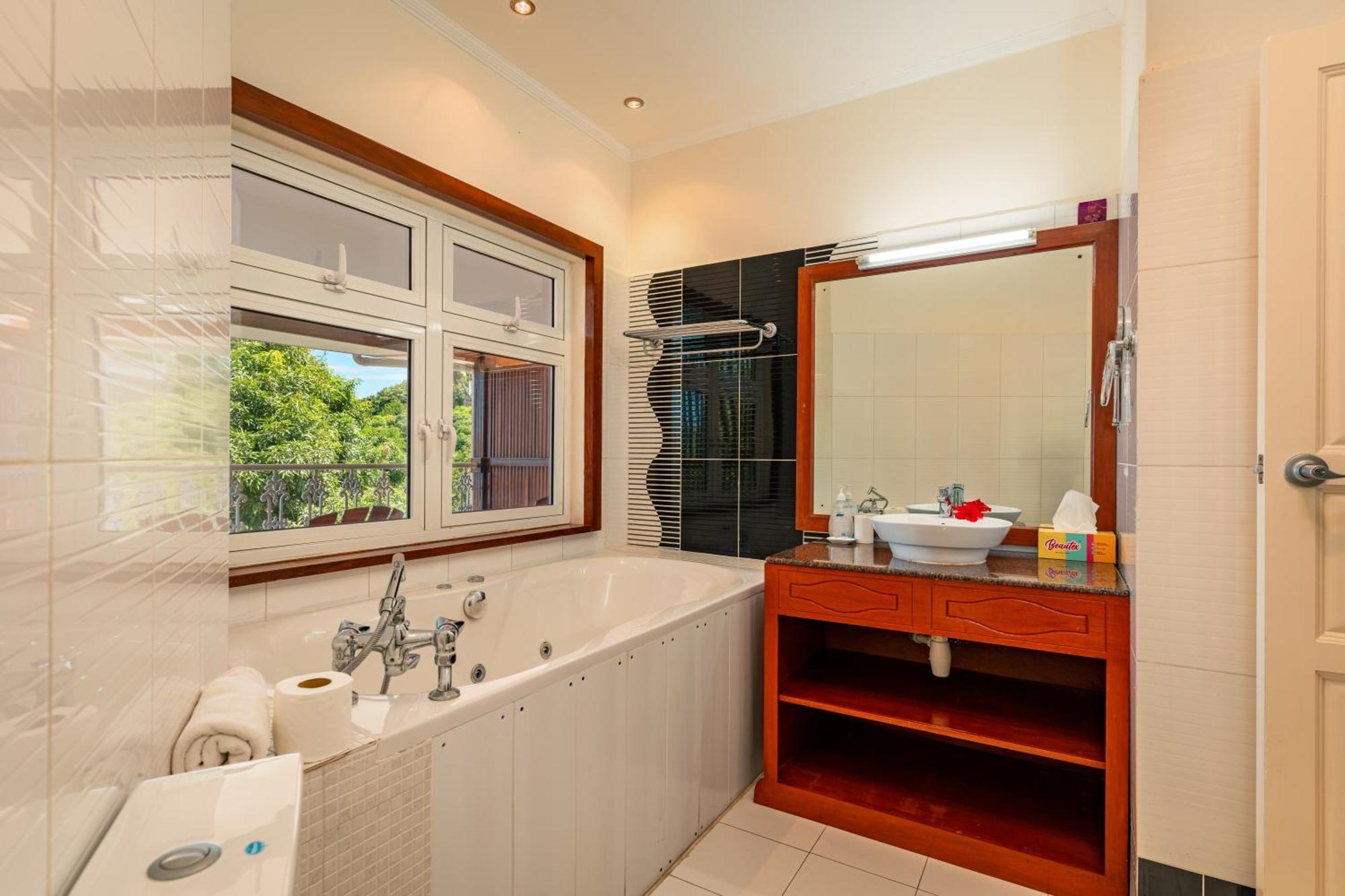 Glacis Heights Villa Екстериор снимка
